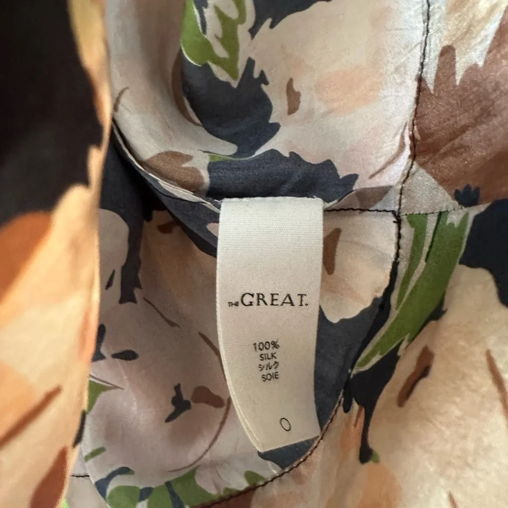 THE GREAT. Magpie Silk Top in Victorian Rose Print - Picture 12 of 12